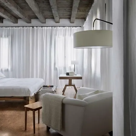 Sleeps 12 Pool Air Con Wifi Veneza