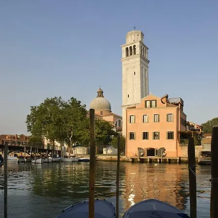 Holiday home Sleeps 12 Pool Air Con Wifi Venice