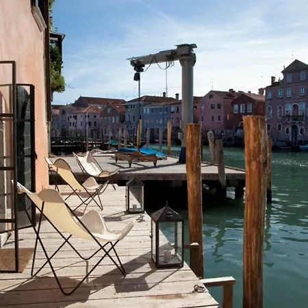 Sleeps 12 Pool Air Con Wifi *