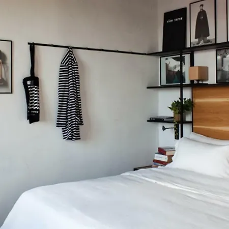 Sleeps 12 Pool Air Con Wifi