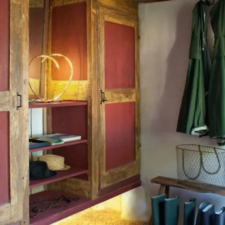 Holiday home Sleeps 12 Pool Air Con Wifi